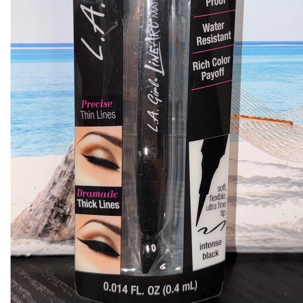 L.A. Girl Eyeliner Water Resistant Line Art Matte Pen Intense Black New